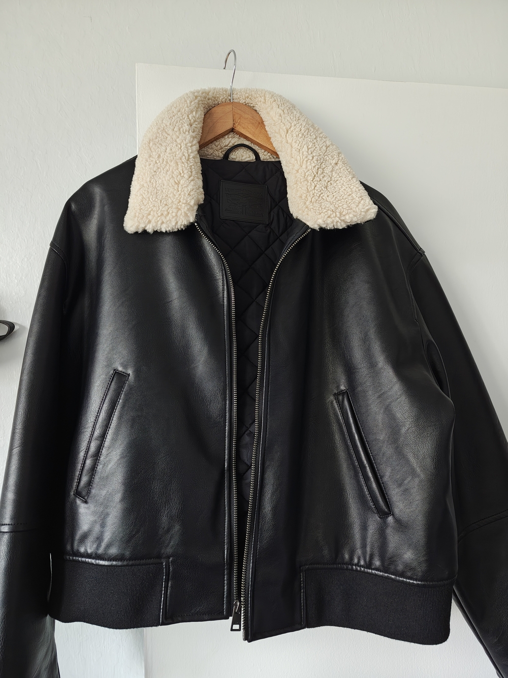 Levi’s Black Faux Leather Sherpa Collar Bomber Jacket Womens XL